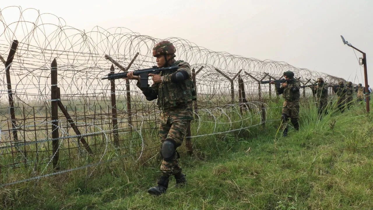 LoC पर पाकिस्तान को मुंहतोड़ जवाब, भारतीय सेना की जवाबी कार्रवाई में 4 से 5 सैनिकों की मौत