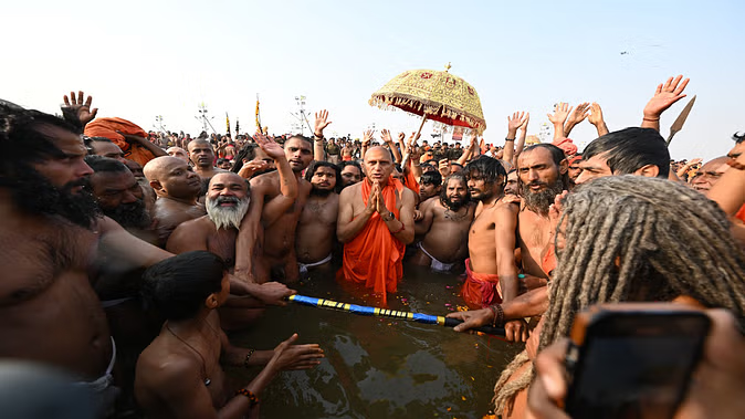 आचार्य अवधेशानंद गिरि ने कहा- इतने श्रद्धालु, इतनी विराटता... अब तो सनातन कुंभ कहिए