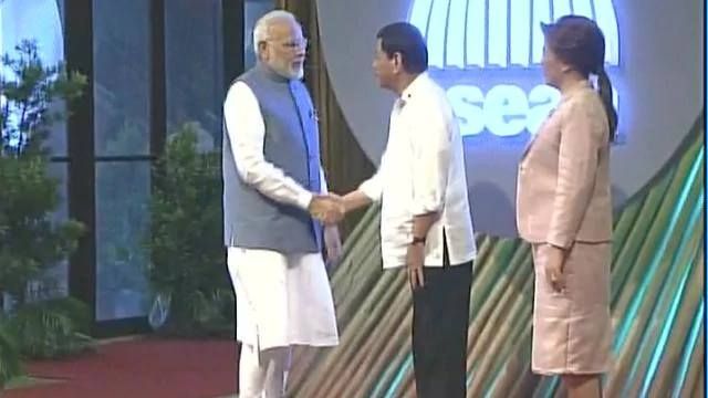 ASEAN : मनीला में 31वें सम्मेलन के उद्घाटन पर पहुंचे पीएम मोदी