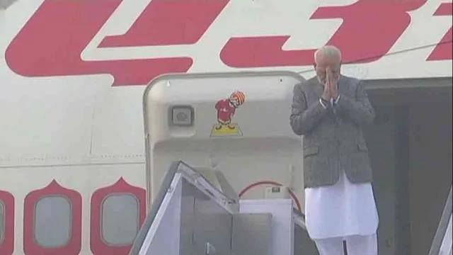 PM मोदी मनीला के लिए रवाना, कल हो सकती है ट्रंप से मुलाकात