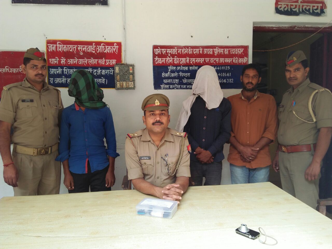 चोलापुर पुलिस के गिरफ्त में 3 शातिर बाइक चोर