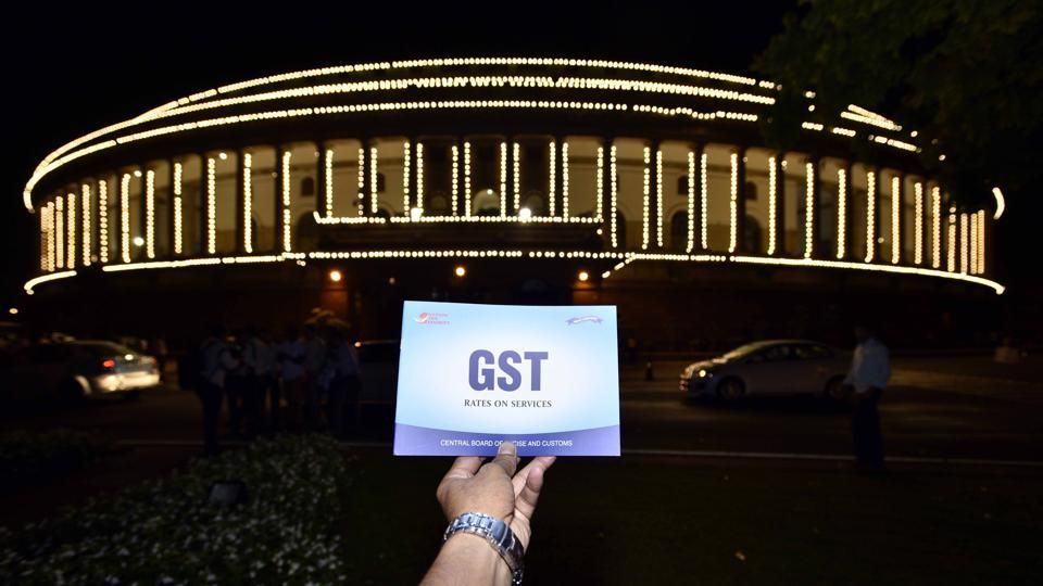 यूपी में GST लागू होने से 10 हजार कर्मचारी हुए बेकार