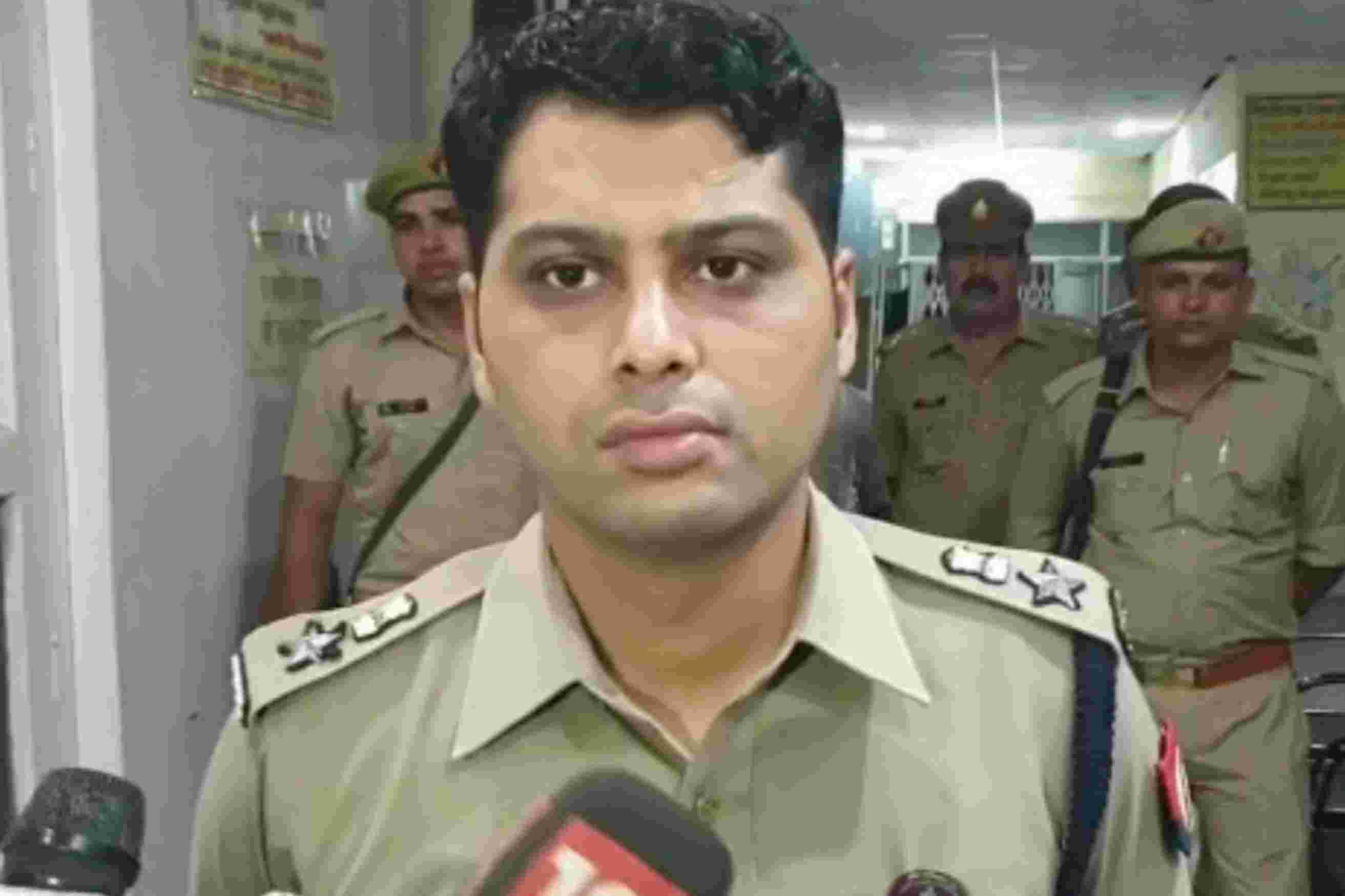 पुलिस पर फायरिंग कर भाग रहा 50 हजार का इनामिया बदमाश हाफिज़ ढेर